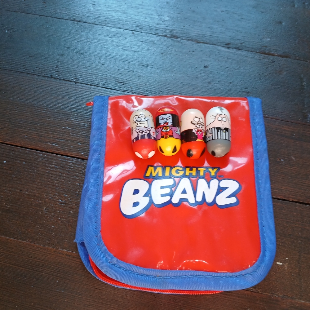 Mighty Beanz & Case